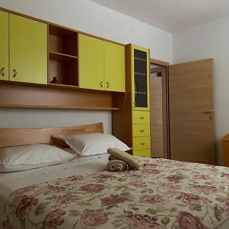 Apartman Nives *