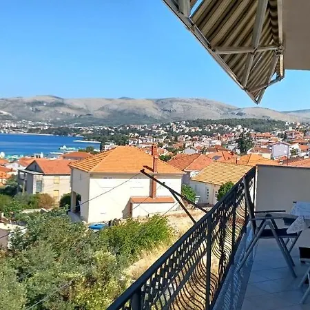 Apartamento Nives Trogir